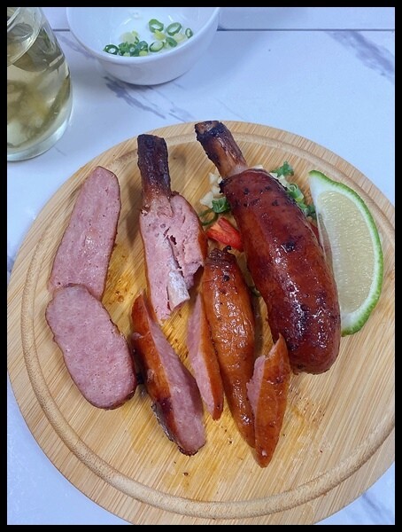 搶購中秋烤肉!寒舍探索廚房與台畜聯名「2024中秋烤肉組」,宅配到府送「珍珠香腸」數量有限。