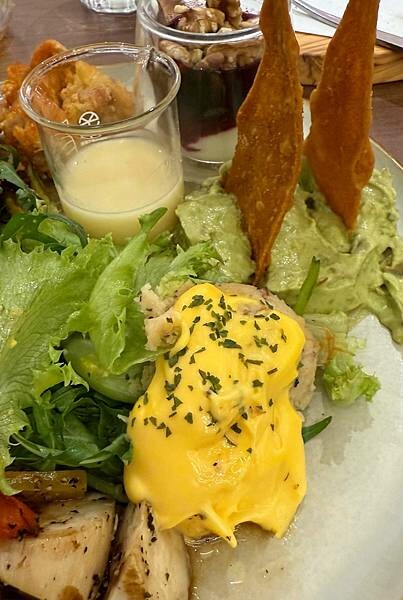 【信義區美食】成真咖啡BELLAVITA店，全天候早午餐、甜