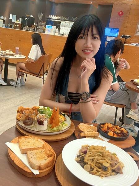 【信義區美食】成真咖啡BELLAVITA店，全天候早午餐、甜