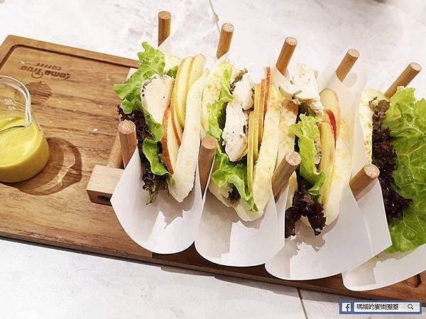 台北信義咖啡館【成真咖啡-台北Bellavita信義店】舒芙蕾太好吃了！還有三種風味的彩虹飯/2021Bellavita聖誕