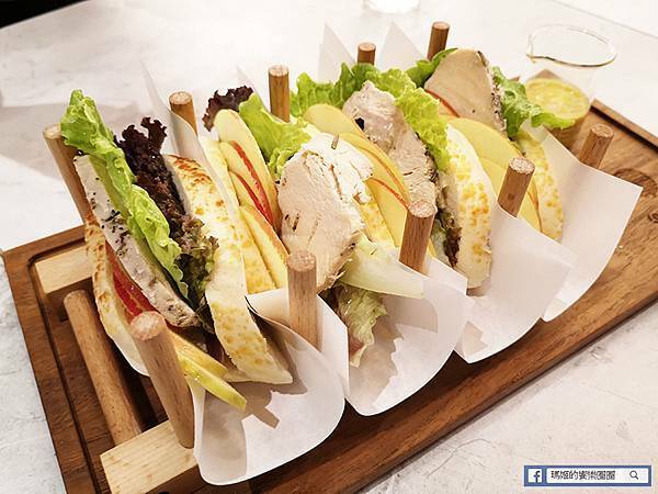 台北信義咖啡館【成真咖啡-台北Bellavita信義店】舒芙蕾太好吃了！還有三種風味的彩虹飯/2021Bellavita聖誕