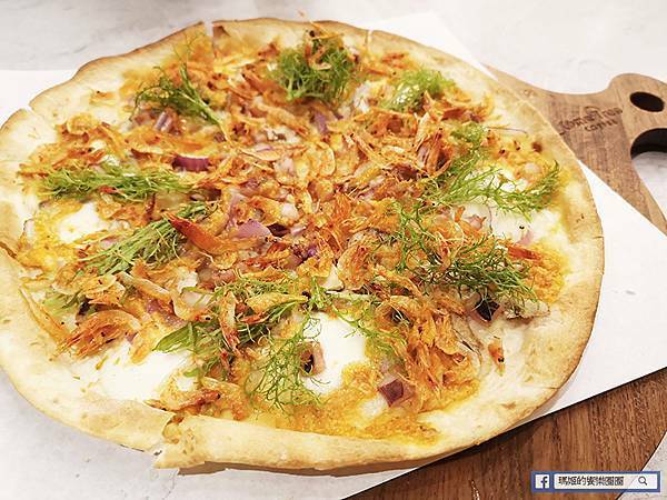 台北信義咖啡館【成真咖啡-台北Bellavita信義店】舒芙蕾太好吃了！還有三種風味的彩虹飯/2021Bellavita聖誕