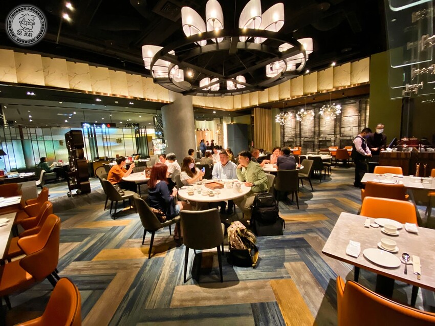 【 米其林一星 】第1次摘米其林一星就上手,高貴不貴的價格最貼近普通人消費的米其林餐廳