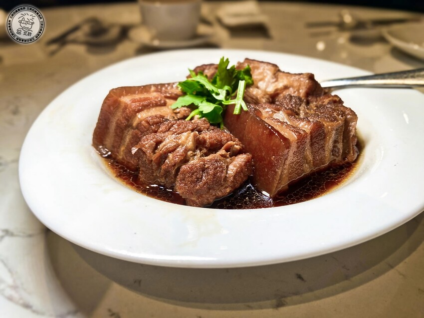 【 米其林一星 】第1次摘米其林一星就上手,高貴不貴的價格最貼近普通人消費的米其林餐廳