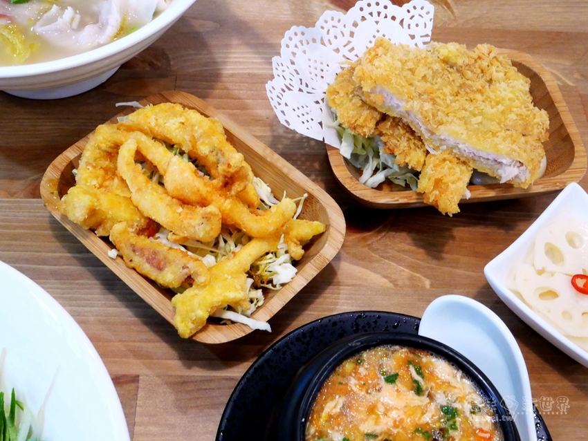 桃園中壢區美食推薦【阿米家 Jia Mia - 青麻拌麵】中原大學商圈│文青風老屋新生拌麵店 - 德妹看新世界