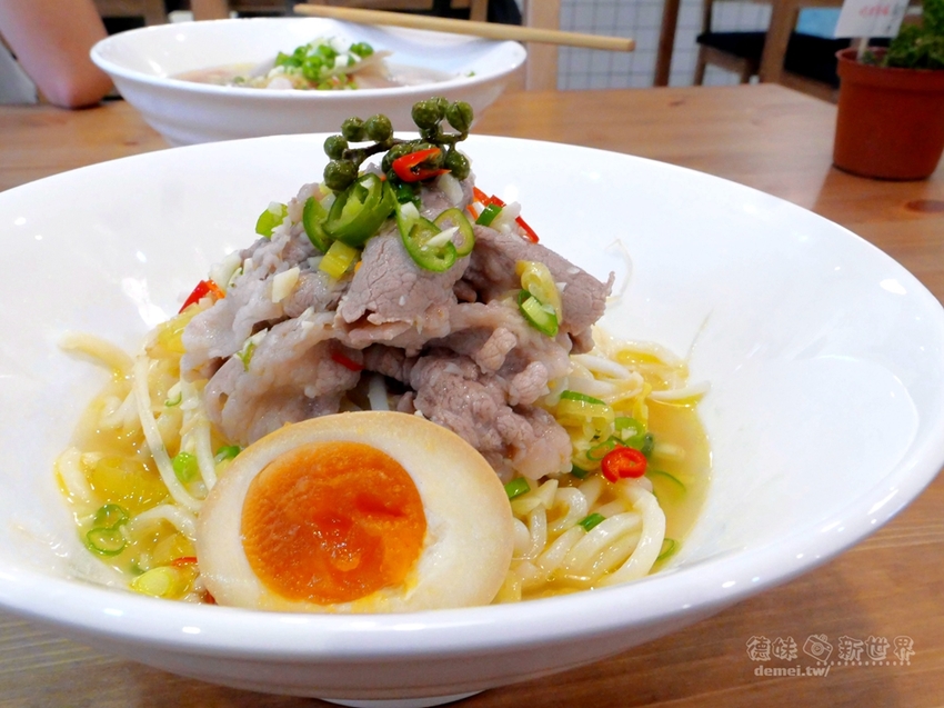 桃園中壢區美食推薦【阿米家 Jia Mia - 青麻拌麵】中原大學商圈│文青風老屋新生拌麵店 - 德妹看新世界