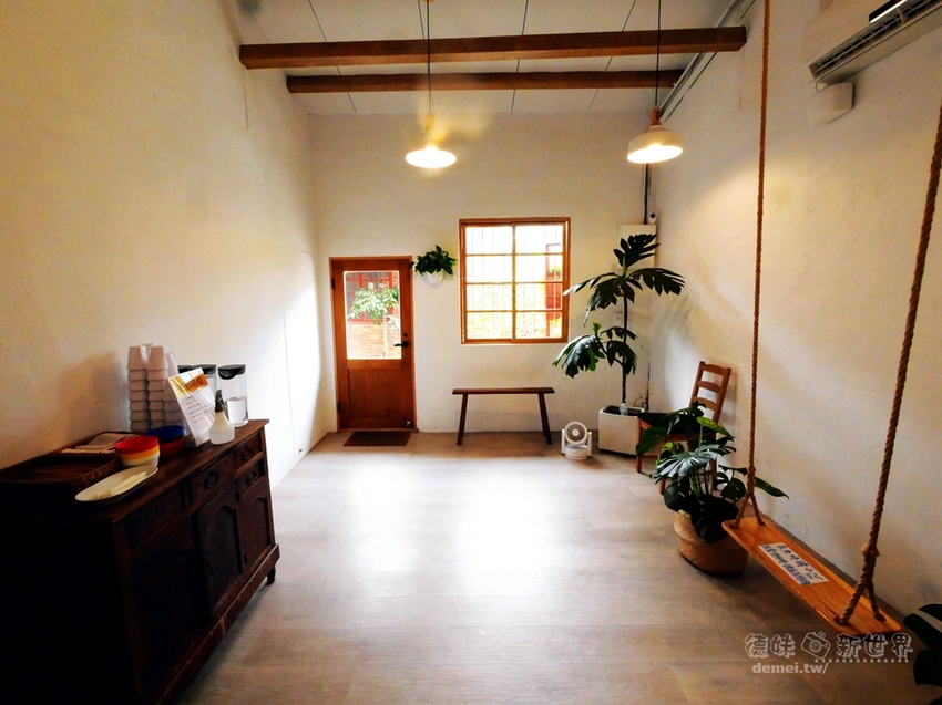 桃園中壢區美食推薦【阿米家 Jia Mia - 青麻拌麵】中原大學商圈│文青風老屋新生拌麵店 - 德妹看新世界