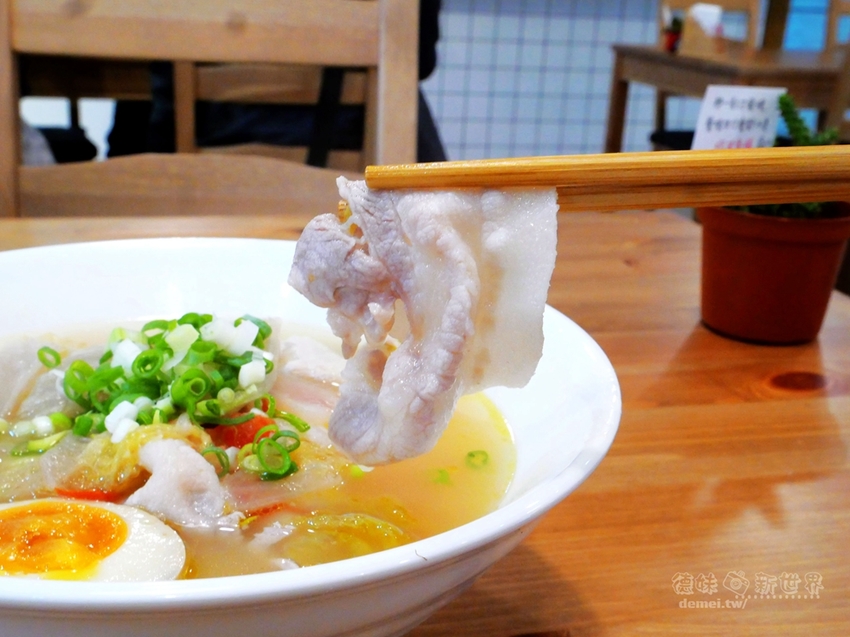 桃園中壢區美食推薦【阿米家 Jia Mia - 青麻拌麵】中原大學商圈│文青風老屋新生拌麵店 - 德妹看新世界