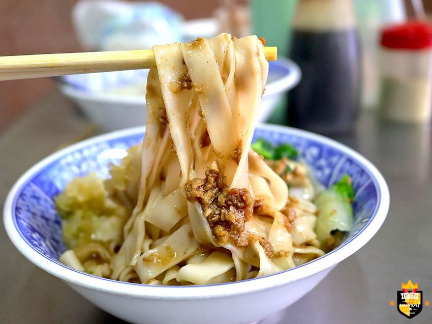 台南麵店／46年老店古早眷村味／超隱密巷弄不小心就迷路／在地人從小吃到大／老饕私藏多年口袋名單／忠實顧客打娘胎就開始吃