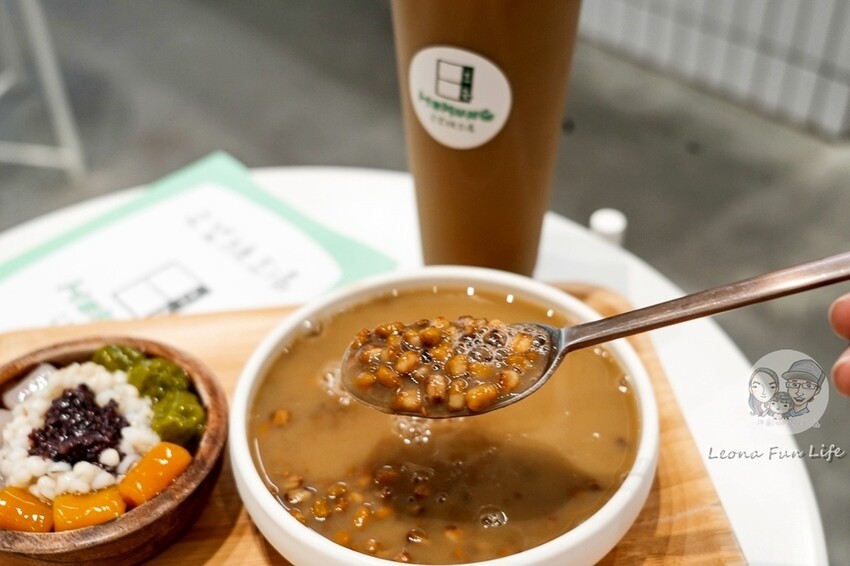 台中市南屯區在可愛國小教室裡喝綠豆甜湯,來Google評分4.9的文青風甜品店清涼一下!|希望綠豆湯|公益路美食|台中南屯