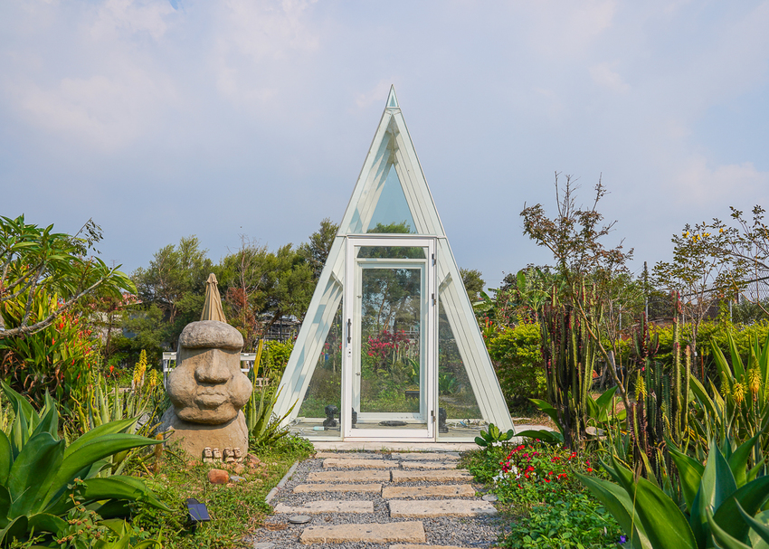 [高雄]肉肉栽培研究所-多肉植物主題景觀咖啡廳~跟摩艾一起嘟嘴賣萌 - 美食好芃友