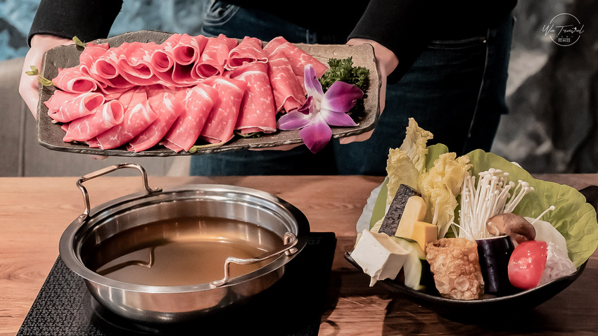 新莊最美的火鍋店-御鼎湯火鍋店 原本鍋物，限定母親節送龍蝦與生食級干貝【新北新莊】 - 微笑娃生活旅行