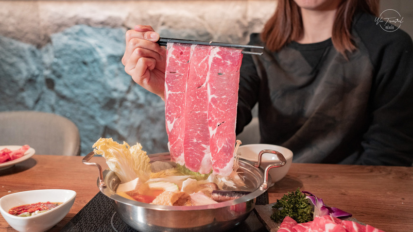 新莊最美的火鍋店-御鼎湯火鍋店 原本鍋物，限定母親節送龍蝦與生食級干貝【新北新莊】 - 微笑娃生活旅行