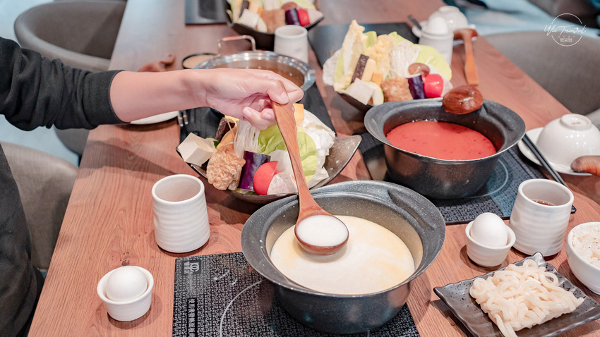 新莊最美的火鍋店-御鼎湯火鍋店 原本鍋物，限定母親節送龍蝦與生食級干貝【新北新莊】 - 微笑娃生活旅行