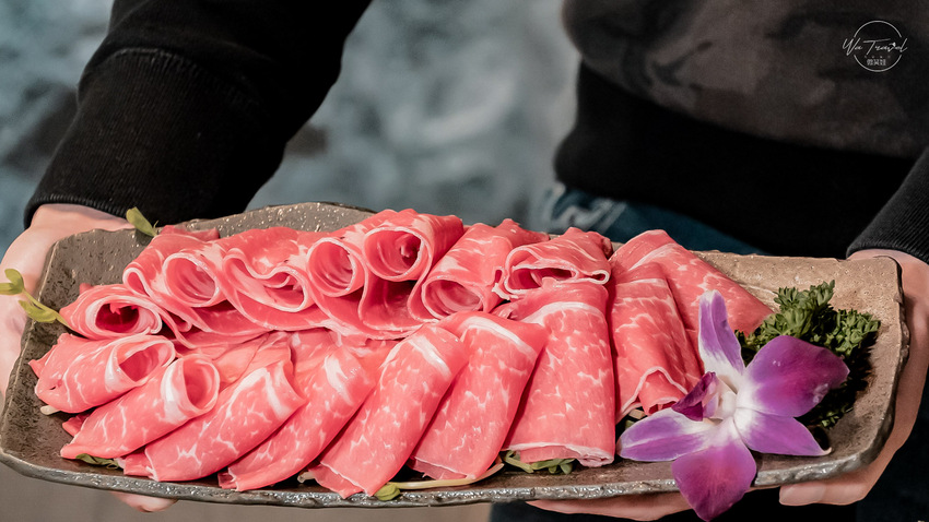 新莊最美的火鍋店-御鼎湯火鍋店 原本鍋物，限定母親節送龍蝦與生食級干貝【新北新莊】 - 微笑娃生活旅行