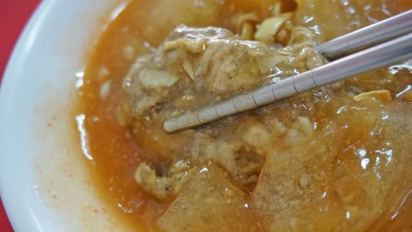 【台北美食】脆皮麻辣臭豆腐,大腸肉羹麵線,肉圓-沒有店名的超低調爆美味小吃店 【台北美食】脆皮麻辣臭豆腐,大腸肉羹麵線,肉圓-沒有店名的超低調爆美味小吃店