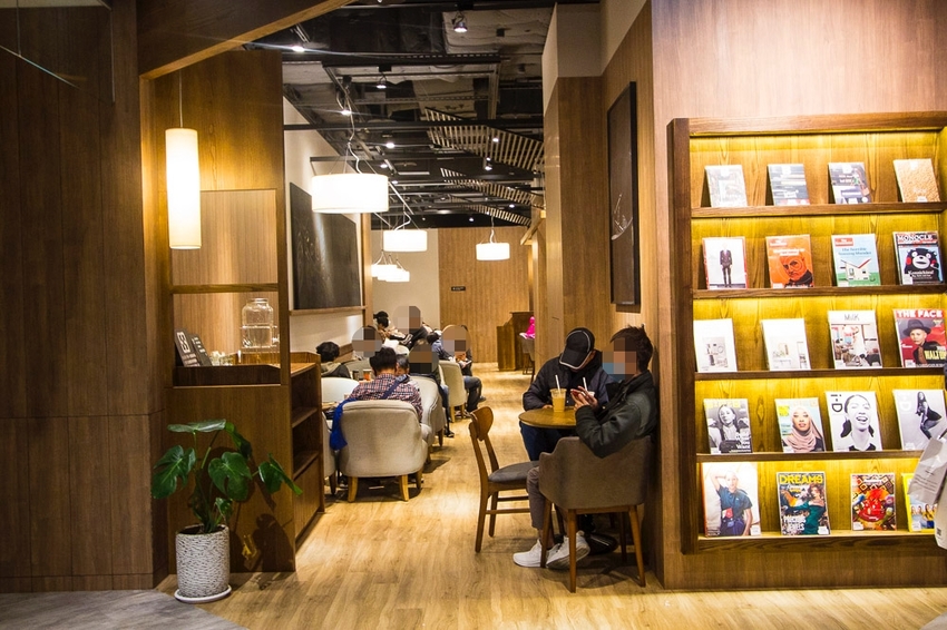 【台北景點】TSUTAYA BOOKSTORE｜蔦屋書店台北南港店～500坪大空間美麗書店，路易莎咖啡、WIRED CHAYA茶屋進駐