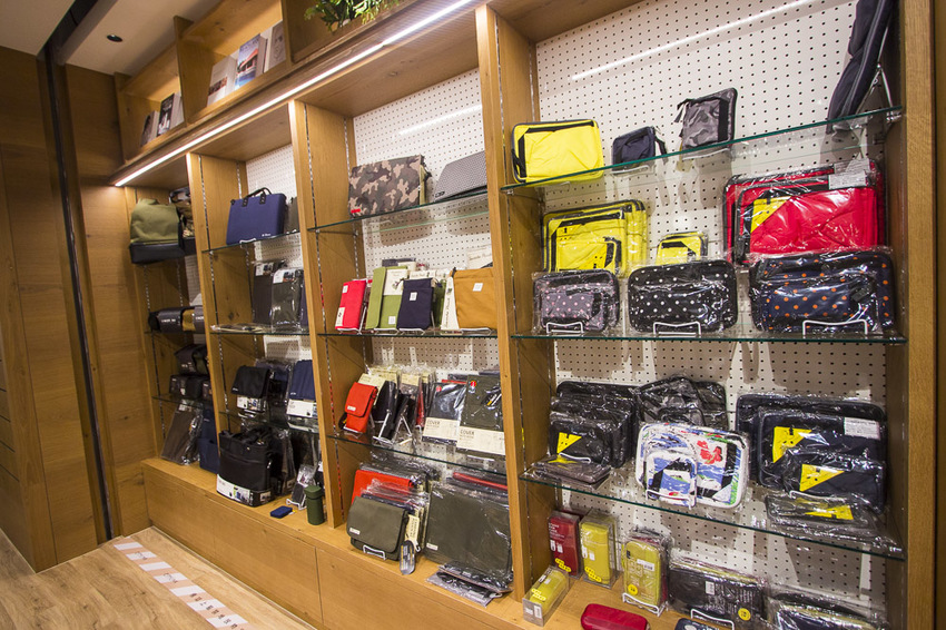 【台北景點】TSUTAYA BOOKSTORE｜蔦屋書店台北南港店～500坪大空間美麗書店，路易莎咖啡、WIRED CHAYA茶屋進駐