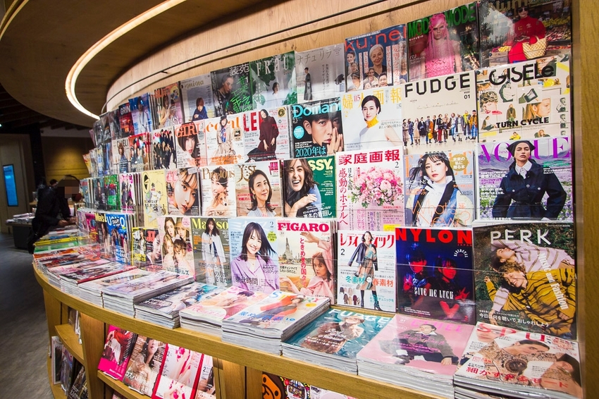 【台北景點】TSUTAYA BOOKSTORE｜蔦屋書店台北南港店～500坪大空間美麗書店，路易莎咖啡、WIRED CHAYA茶屋進駐