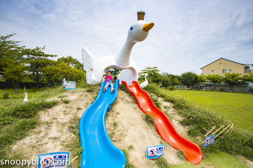 【雲林景點】斗六親子景點｜鵝童樂園～免門票好好拍，旋轉飛天鵝、飛天鵝溜滑梯、兒童戲沙池、愛鵝樂親子餐廳