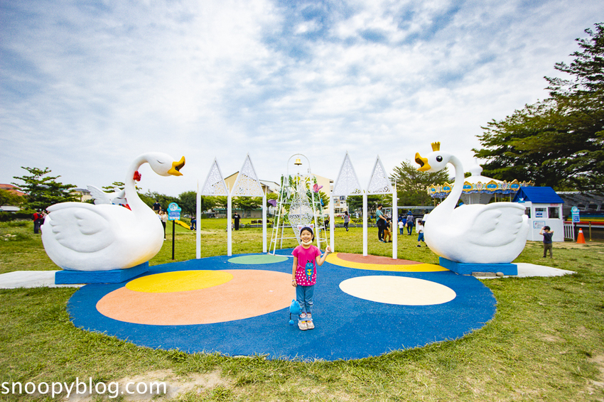 【雲林景點】斗六親子景點｜鵝童樂園～免門票好好拍，旋轉飛天鵝、飛天鵝溜滑梯、兒童戲沙池、愛鵝樂親子餐廳