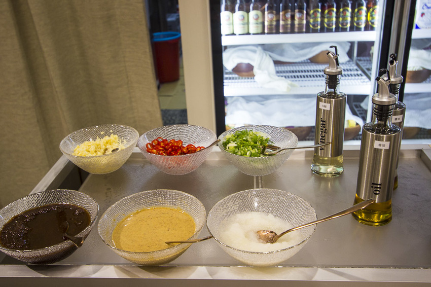 【台北美食】松山南京三民火鍋｜原火鍋Yuan Hot Pot～松山網美火鍋店，使用天然食材、吃得到食物的原始鮮味