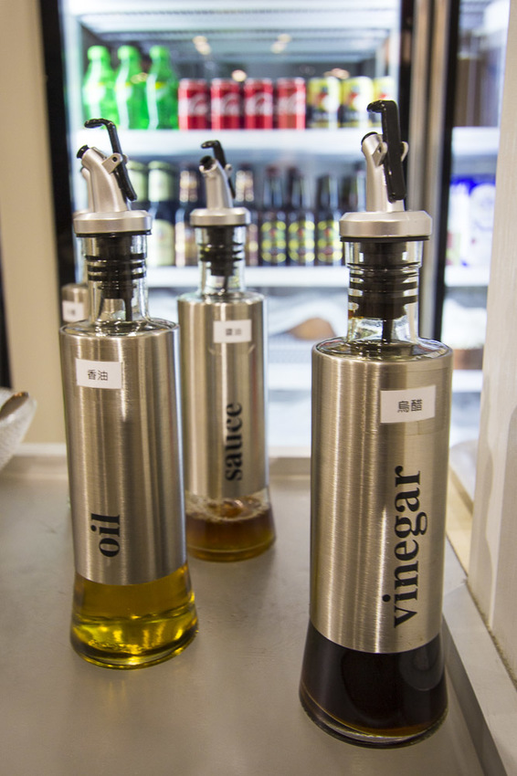 【台北美食】松山南京三民火鍋｜原火鍋Yuan Hot Pot～松山網美火鍋店，使用天然食材、吃得到食物的原始鮮味