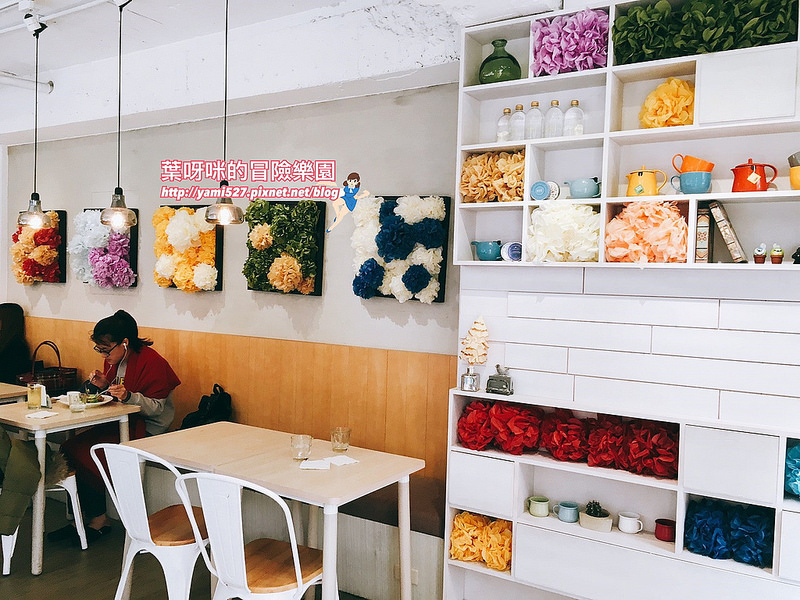 台北IG熱門打卡景點║台北當代藝術館 ►► 沒有彩虹還有星空貨櫃屋打卡拍照新亮點 x IG少女心打卡景點小整理