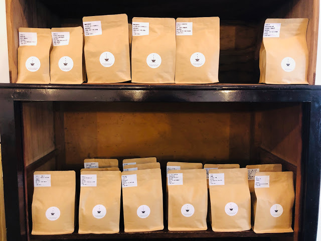 【厚呷米呀│新北板橋】咖啡調進所自家烘焙 (COFFEE COLLECTION) 秘巷咖啡不私藏/老闆功力獨到單品咖啡好喝/公園旁老房文青風另收藏多款老式相機/來這裡安靜地享受午後吧!