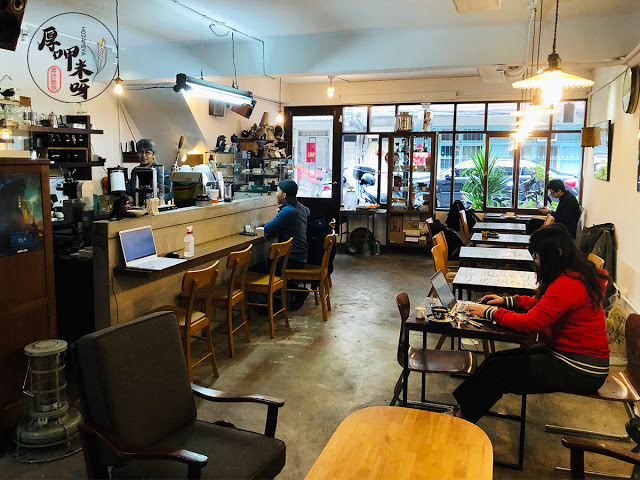 【厚呷米呀│新北板橋】咖啡調進所自家烘焙 (COFFEE COLLECTION) 秘巷咖啡不私藏/老闆功力獨到單品咖啡好喝/公園旁老房文青風另收藏多款老式相機/來這裡安靜地享受午後吧!