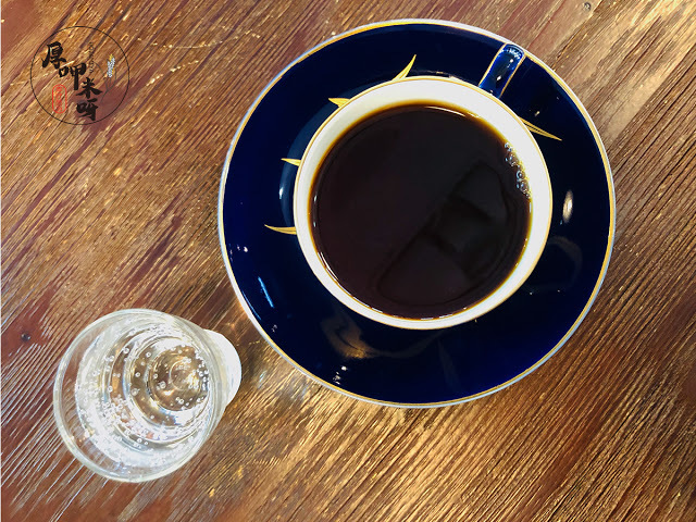 【厚呷米呀│新北板橋】咖啡調進所自家烘焙 (COFFEE COLLECTION) 秘巷咖啡不私藏/老闆功力獨到單品咖啡好喝/公園旁老房文青風另收藏多款老式相機/來這裡安靜地享受午後吧!