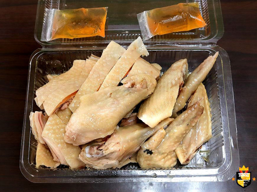 台南油雞醉雞／隱身黃昏市場10多年／選用當天現宰土雞／每日限量只賣3.5小時／生意好到手都沒停過／不到2小時秒殺完售