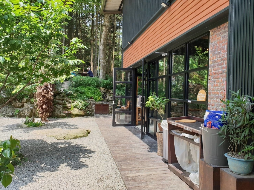 【新竹.北埔】森窯have a picnic。森林系野餐行程阿貓阿狗都可以帶去。各類窯烤比薩+咖啡