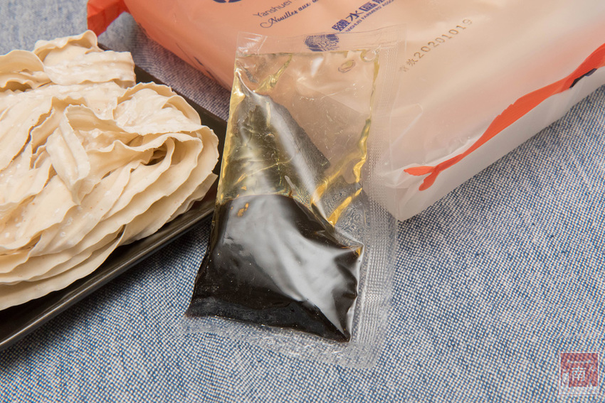 【台南美食】農會出產品質保證|寬版鹽水意麵就要吃這家|鹽水限定帥哥番茄果乾|日曬乾燥保存容易|大人小孩都愛吃~~鹽水日曬意麵、鹽水鹽地帥哥番茄 - 南人幫