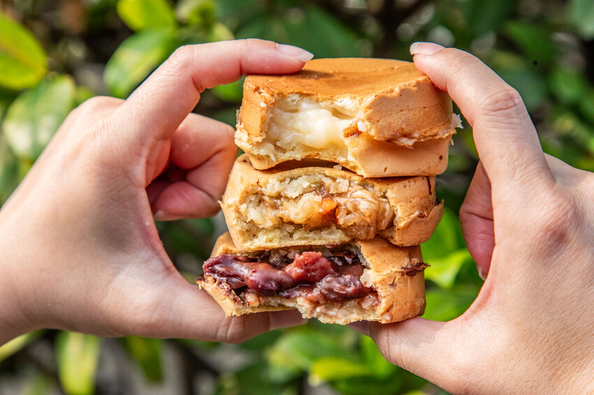 嘉義街邊8元爆餡紅豆餅 #陳媽媽紅豆餅/ WalkerLand窩客島整理提供 未經許可不可轉載 嘉義街邊8元爆餡紅豆餅 #陳媽媽紅豆餅/ WalkerLand窩客島整理提供 未經許可不可轉載
