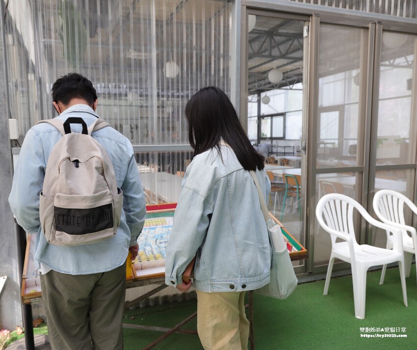 全台最多花旗木包圍的美濃  蝶舞澗  豪華露營帳篷一泊三食在地食材