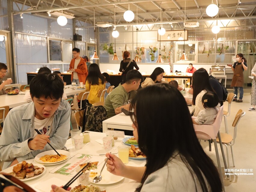 全台最多花旗木包圍的美濃  蝶舞澗  豪華露營帳篷一泊三食在地食材