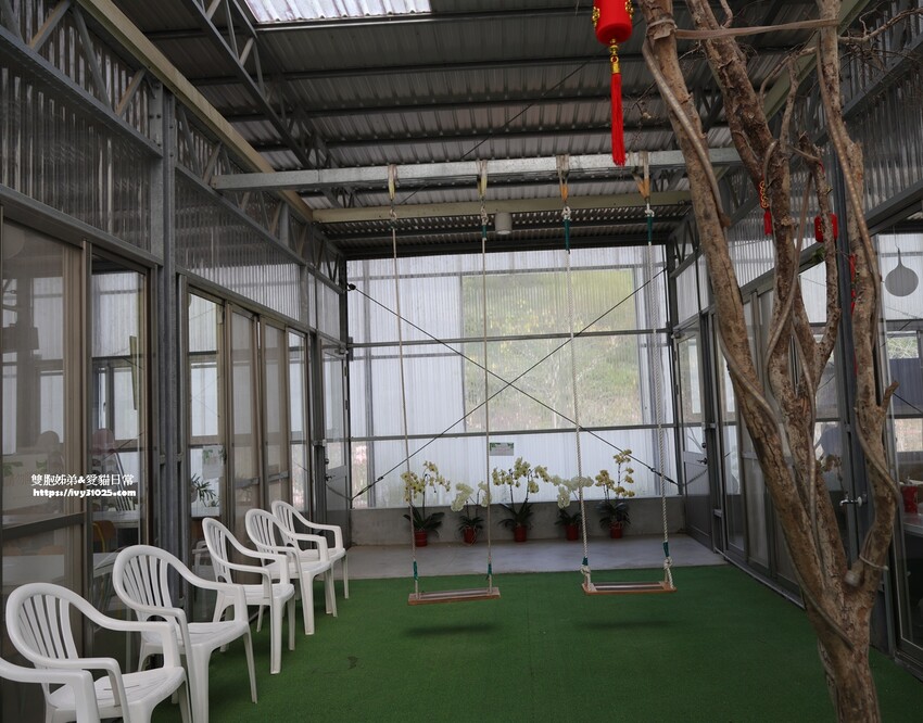 全台最多花旗木包圍的美濃  蝶舞澗  豪華露營帳篷一泊三食在地食材