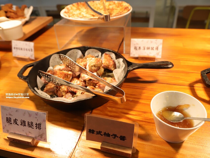 全台最多花旗木包圍的美濃  蝶舞澗  豪華露營帳篷一泊三食在地食材