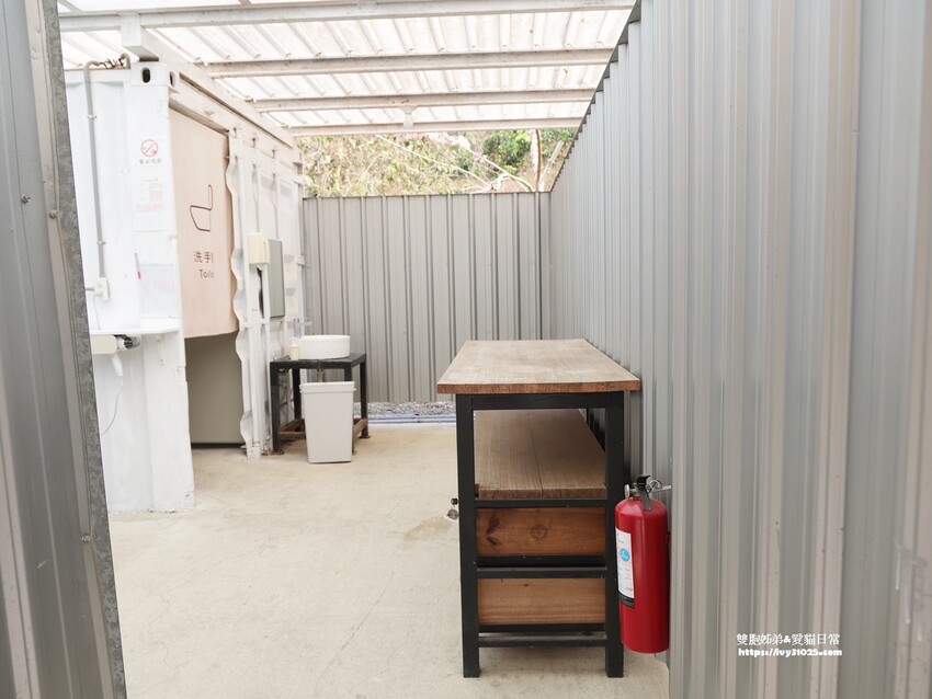 全台最多花旗木包圍的美濃  蝶舞澗  豪華露營帳篷一泊三食在地食材