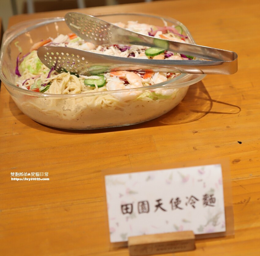 全台最多花旗木包圍的美濃  蝶舞澗  豪華露營帳篷一泊三食在地食材