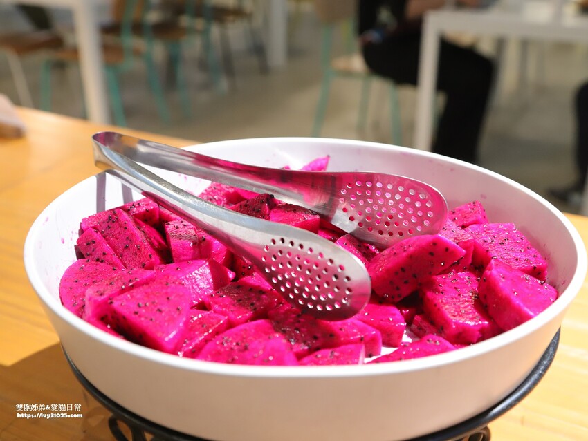 全台最多花旗木包圍的美濃  蝶舞澗  豪華露營帳篷一泊三食在地食材