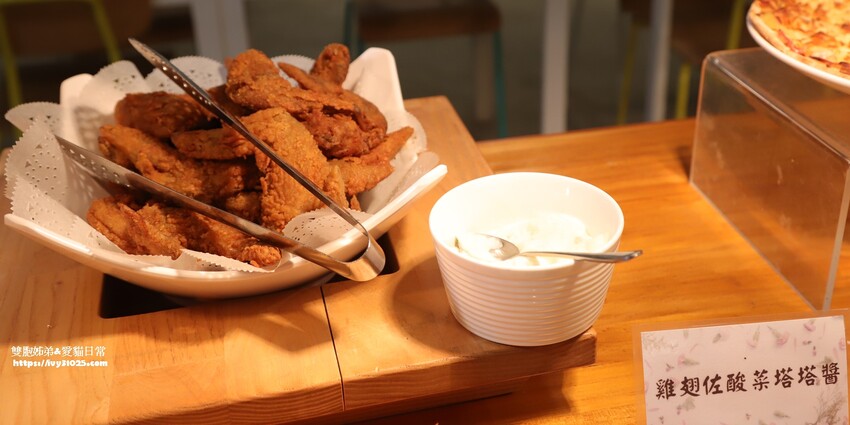 全台最多花旗木包圍的美濃  蝶舞澗  豪華露營帳篷一泊三食在地食材