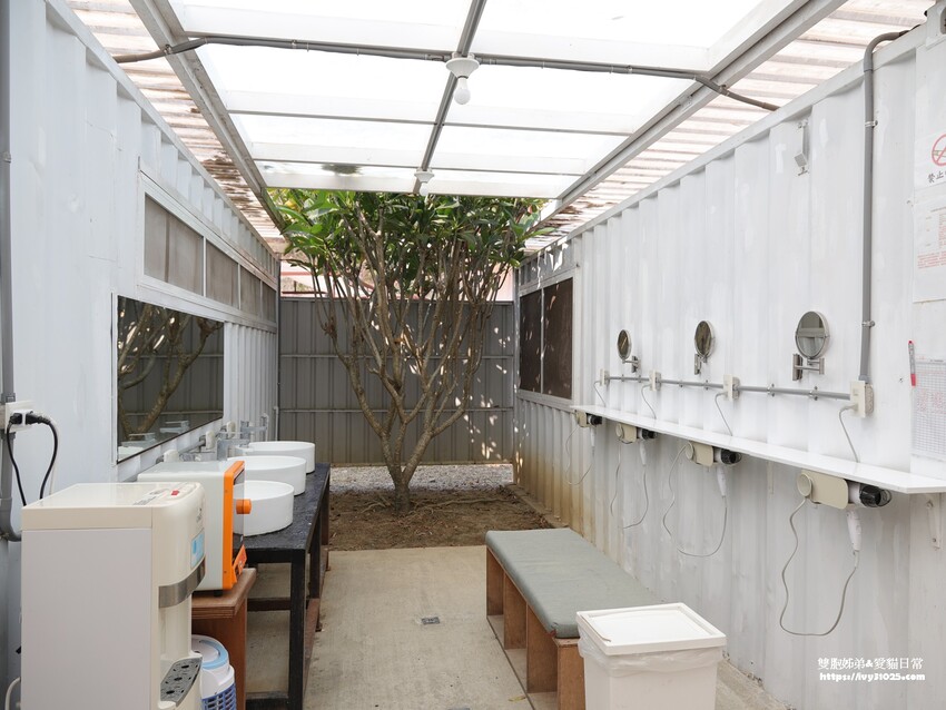 全台最多花旗木包圍的美濃  蝶舞澗  豪華露營帳篷一泊三食在地食材