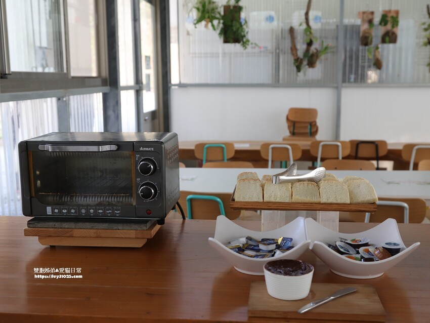 全台最多花旗木包圍的美濃  蝶舞澗  豪華露營帳篷一泊三食在地食材