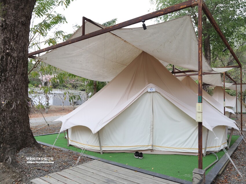 全台最多花旗木包圍的美濃  蝶舞澗  豪華露營帳篷一泊三食在地食材