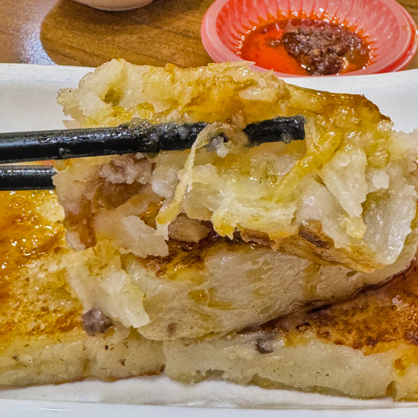 高雄平價港式料理推薦!饕煲港式食堂必吃百元煲仔飯、腸粉,一秒到香港。