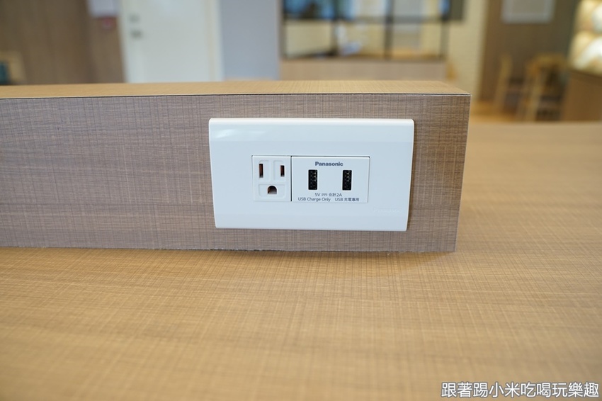 新竹機器人送餐就在摩斯漢堡遠東sogo新竹店！(營業時間地址電話) - 跟著踢小米吃喝玩樂趣