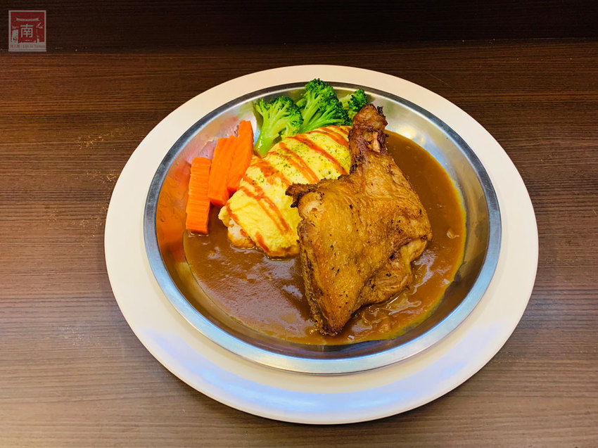 【台南美食】傳承日本手藝蛋包飯|蔬果熬煮咖哩醬|台南蛋包飯專賣店|台南大遠百美食街美食~~卯太郎食堂蛋包飯 - 南人幫