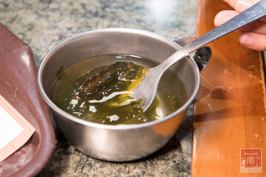 【台南美食】傳承日本手藝蛋包飯|蔬果熬煮咖哩醬|台南蛋包飯專賣店|台南大遠百美食街美食~~卯太郎食堂蛋包飯 - 南人幫